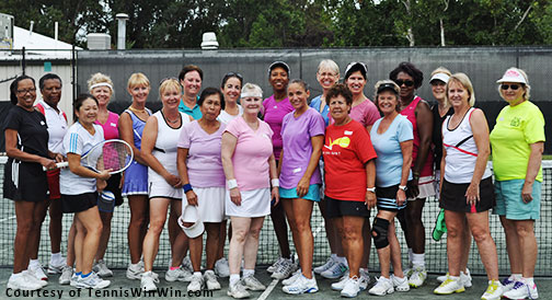 group-photo-ladies-launch-tennis-social